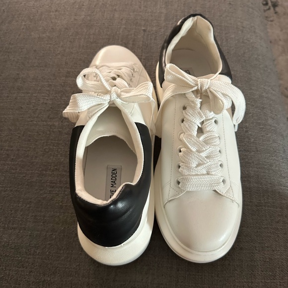 Men’s Steve Madden platform sneakers - Picture 5 of 7